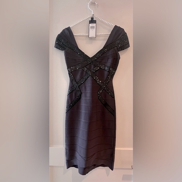 Herve Leger sequence cap sleeve dress - Picture 8 of 11